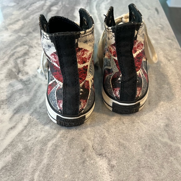 Converse Chuck Taylors , British style, size 4.5 (men) or 6.5 (women) - Picture 2 of 4